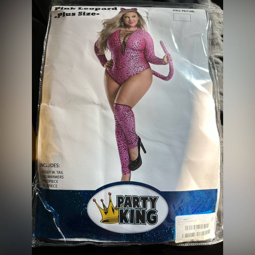 Plus size 3X/4X women’s Pink Leopard Teddy Costume